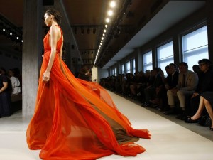 model-walks-in-bottega-veneta-milan-fashion-week-show-2011